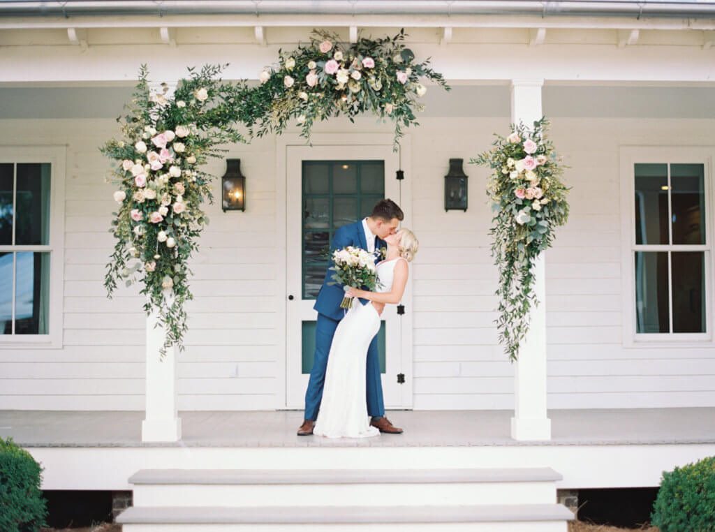 Bride and Groom in Knoxville Tennessee